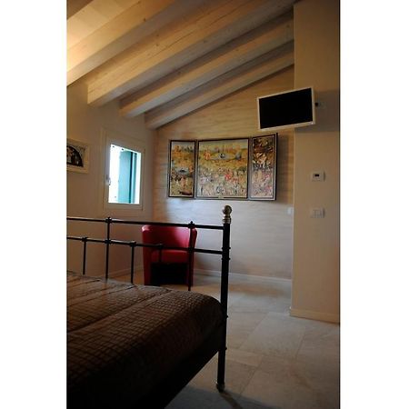 Bed And Breakfast Castello Villafranca di Verona Ruang foto