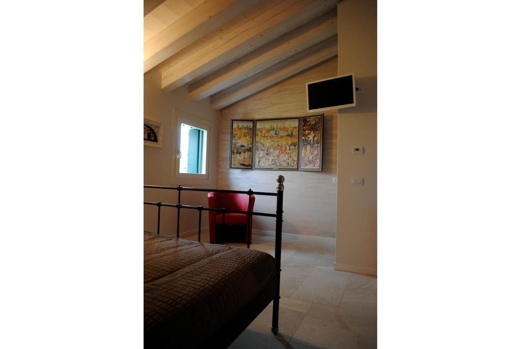 Bed And Breakfast Castello Villafranca di Verona Ruang foto