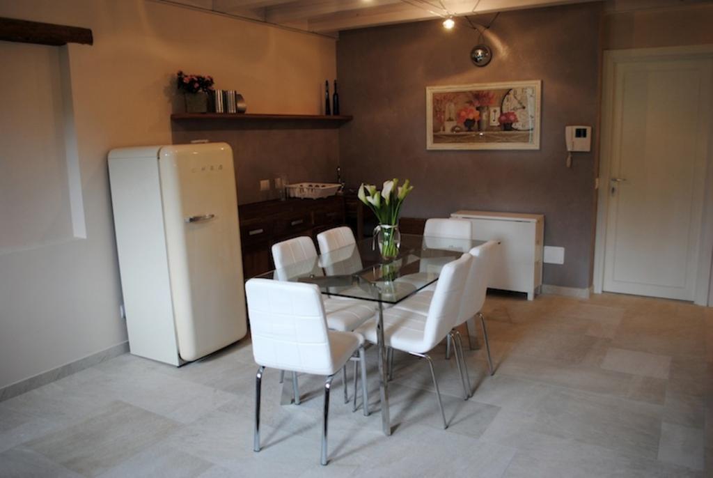 Bed And Breakfast Castello Villafranca di Verona Bagian luar foto